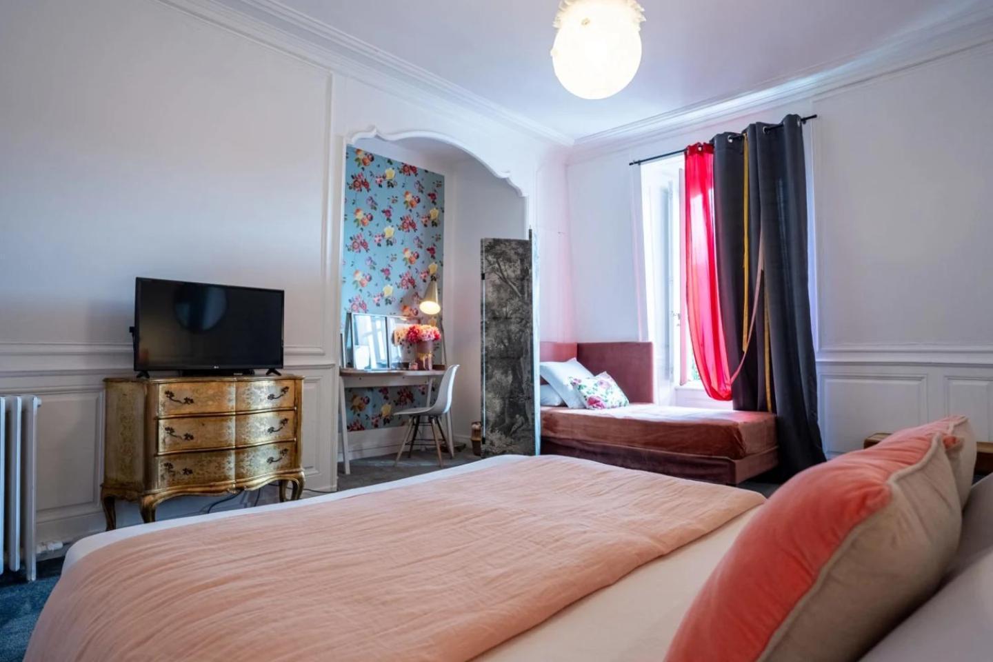 Le Henri II Hotel Льо Ман Екстериор снимка